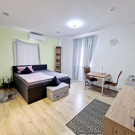 Ibo-Apart 1 Zimmer Apartment In Herzogenaurach Esterno foto