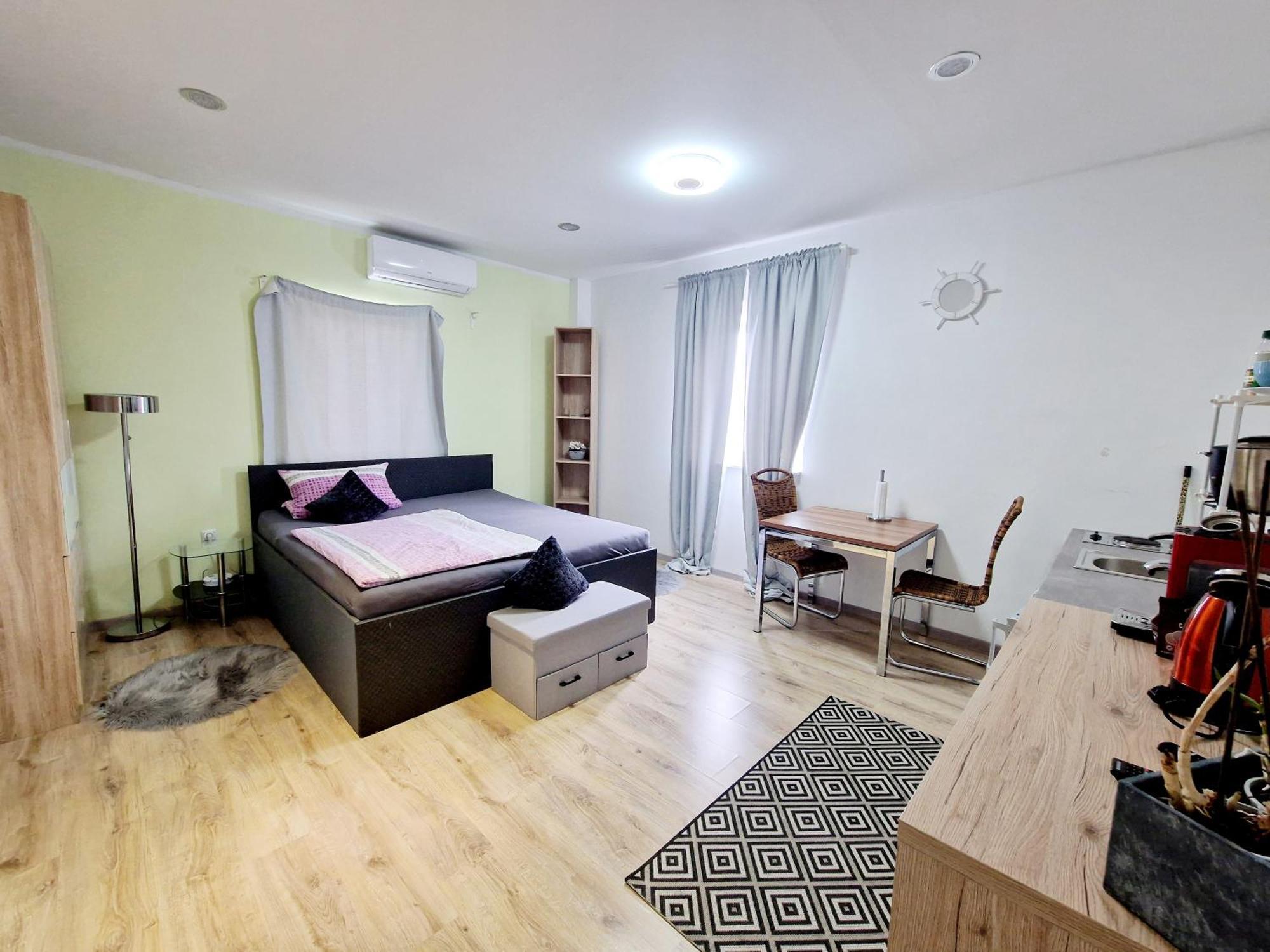 Ibo-Apart 1 Zimmer Apartment In Herzogenaurach Esterno foto